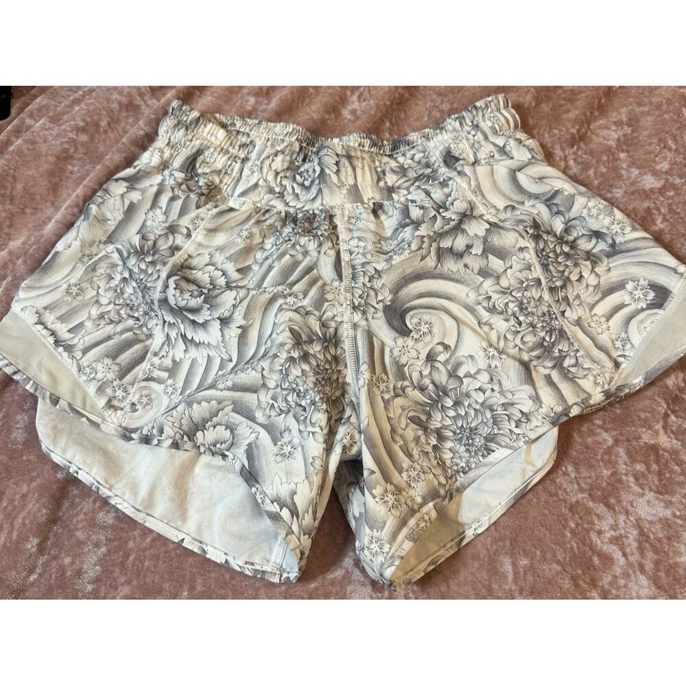 Lululemon hotty hot shorts